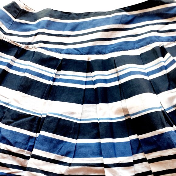 St. John's Bay Womens Skirt Navy Blue Midi Stripe A-line Size 6 New - Picture 2 of 9